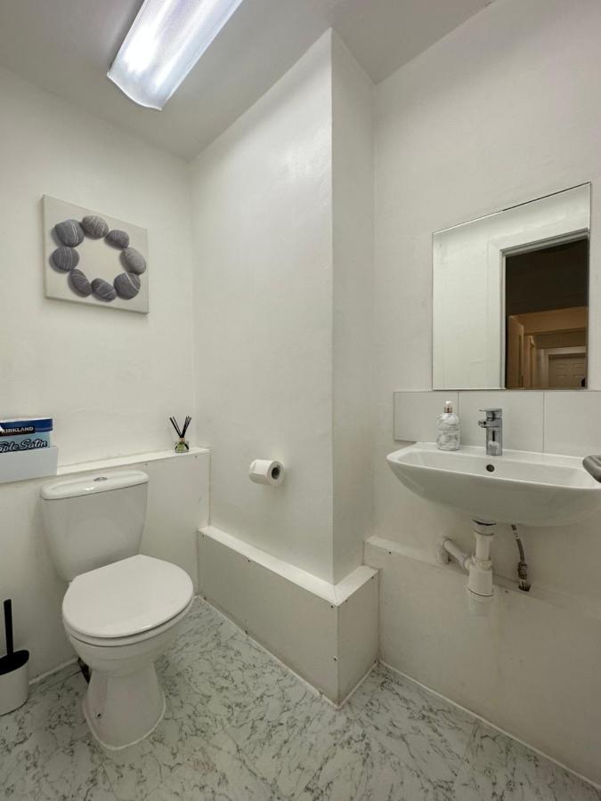 Bright, Warm & Cozy House In Harpurhey Daire Manchester Dış mekan fotoğraf